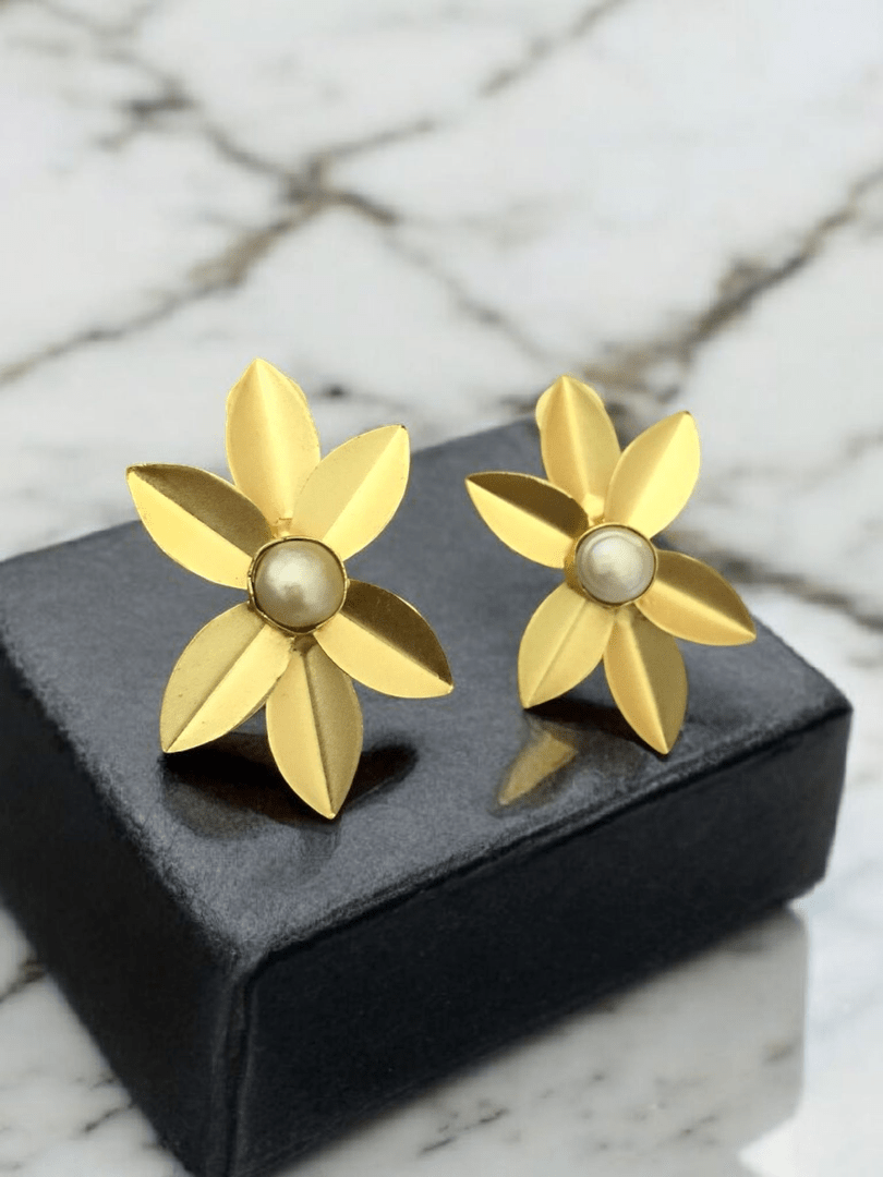 Sunehri real pearl earrings