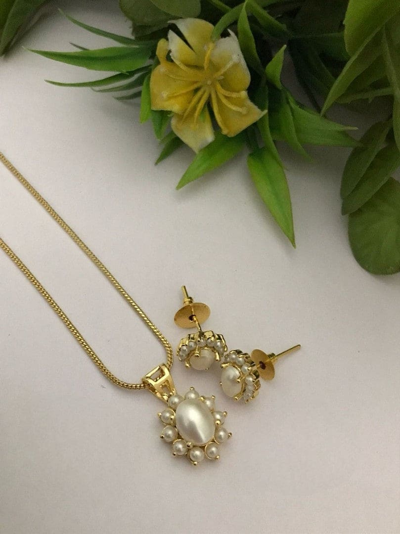 Real pearl Sanskruti sleek pendant set