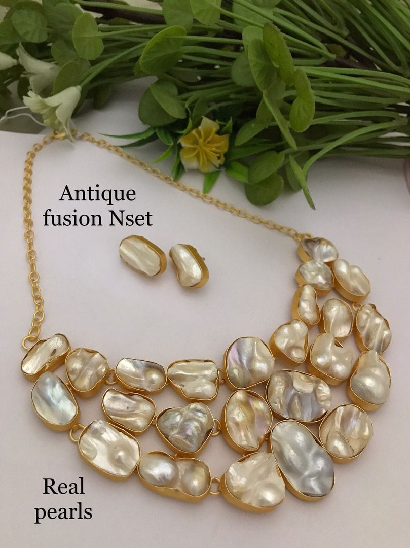 Sundari real pearl set