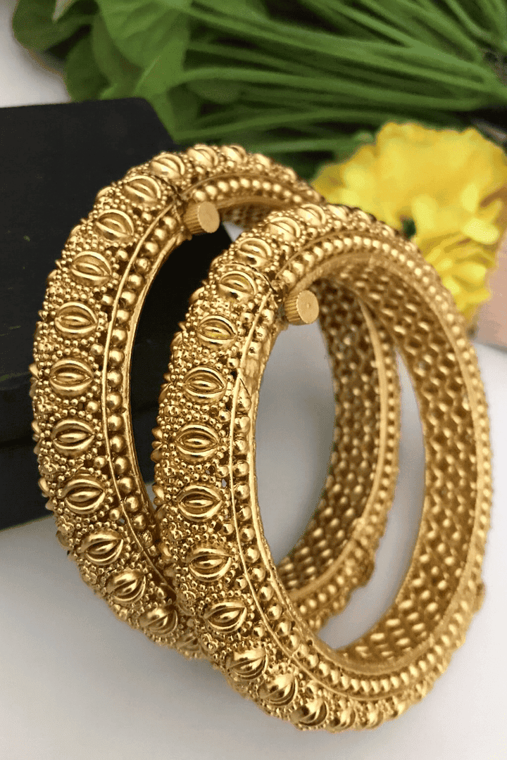Shantika polki bangles
