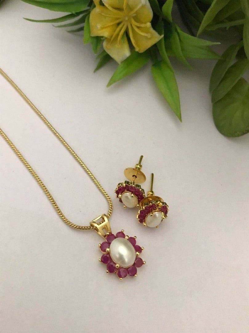 Real pearl Sanskruti sleek pendant set