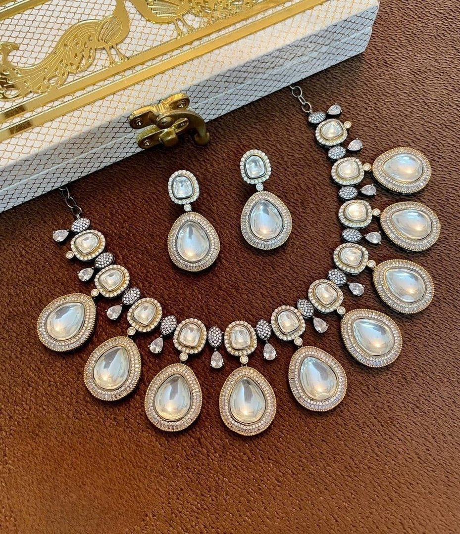 Madhuri Set