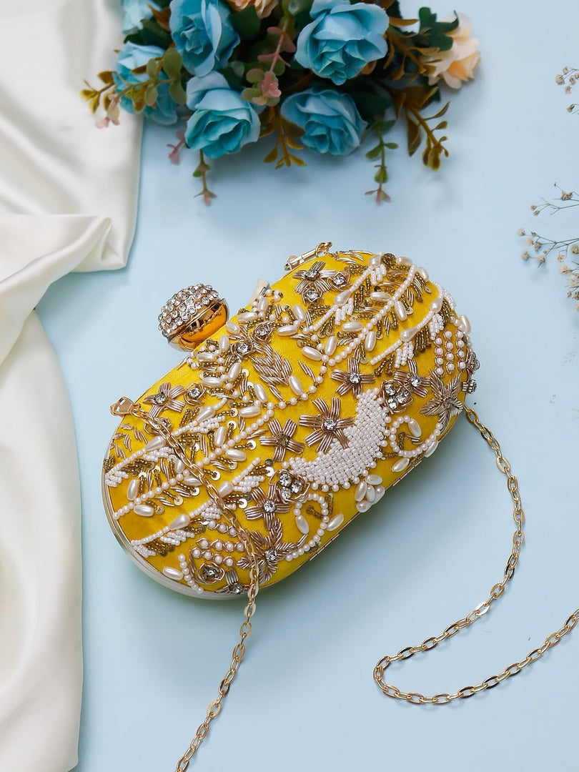 Saanaya clutch